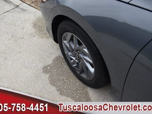 Used 2024 Hyundai Elantra SEL FWD image 15