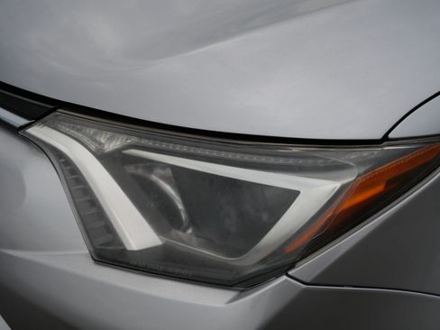 Used 2017 Toyota RAV4 LE w/ All Weather Liner Package AWD/4WD image 15