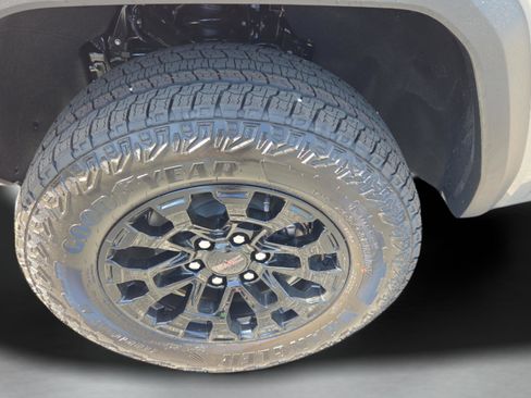 New 2026 GMC Canyon Elevation w/ Convenience Package image 9