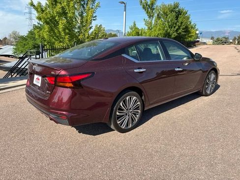 Used 2025 Nissan Altima 2.5 SL AWD/4WD image 9