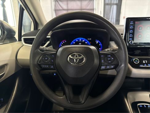 Used 2021 Toyota Corolla LE FWD image 21