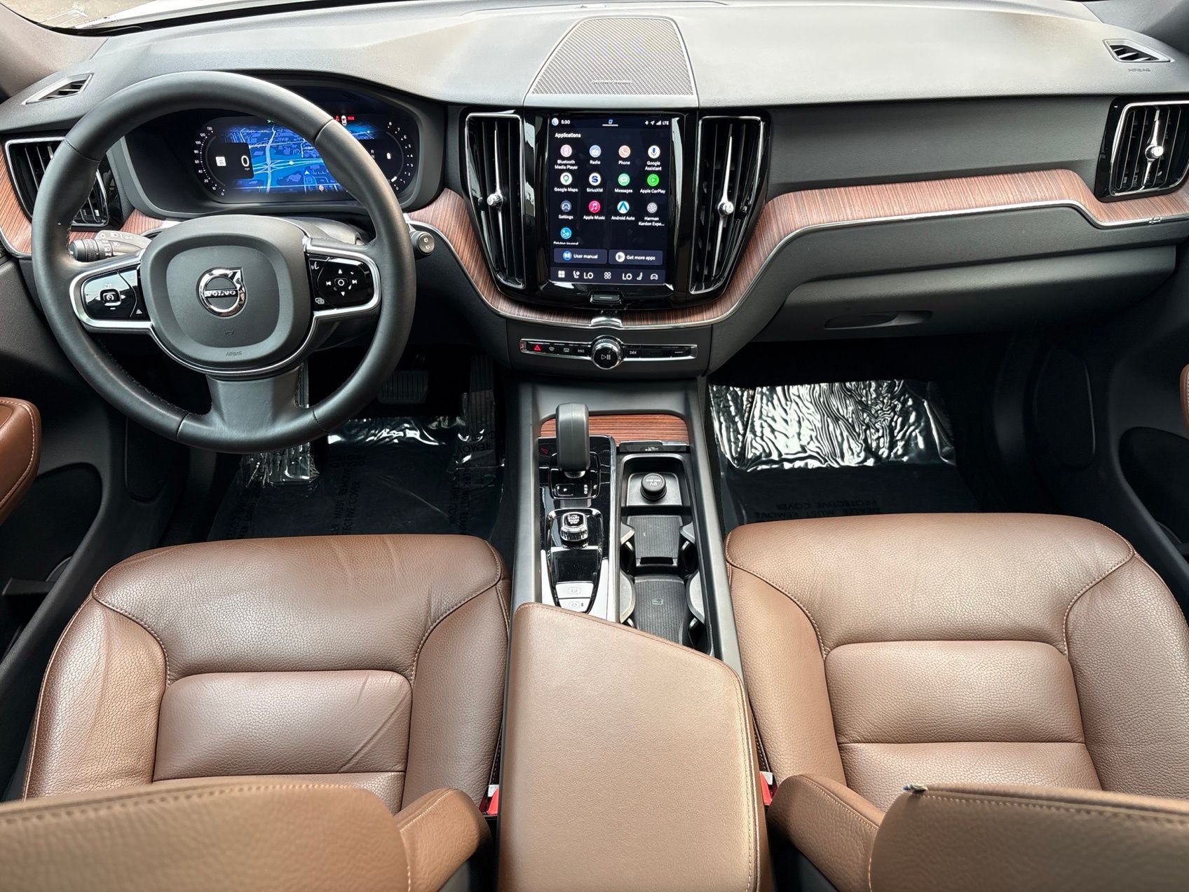 Used 2023 Volvo XC60 B5 Plus w/ Climate Package AWD/4WD image 18
