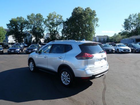Used 2018 Nissan Rogue SV AWD/4WD image 5