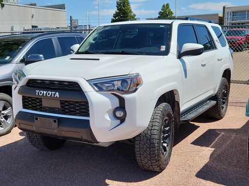 Used 2022 Toyota 4Runner TRD Off-Road AWD/4WD image 3