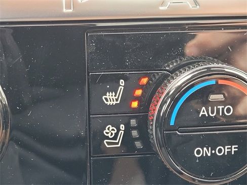 New 2026 Nissan Pathfinder Platinum image 17