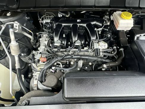 Used 2023 Nissan Pathfinder SV AWD/4WD image 13