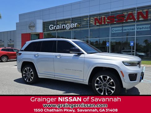 Used 2023 Jeep Grand Cherokee Overland AWD/4WD image 1