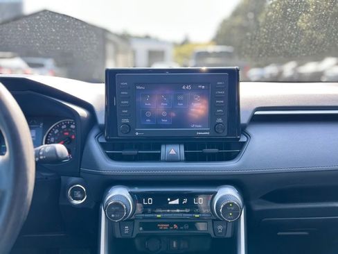 Used 2021 Toyota RAV4 XLE image 16