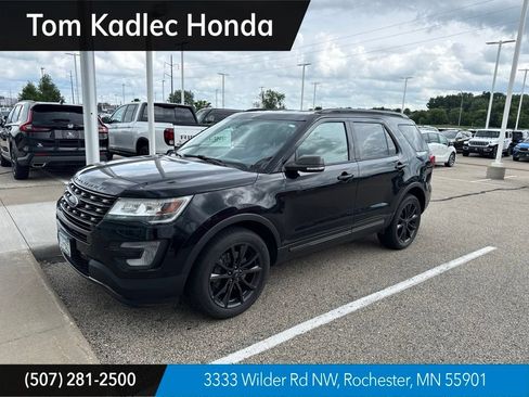 Used 2017 Ford Explorer XLT w/ Equipment Group 202A AWD/4WD image 1