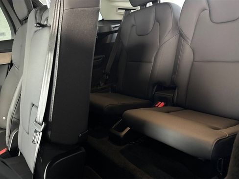 Certified 2025 Volvo XC90 B6 Plus image 16