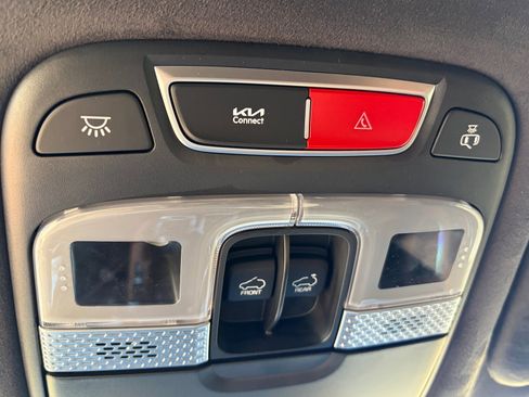 Certified 2025 Kia Telluride SX Prestige X-Line AWD/4WD image 32