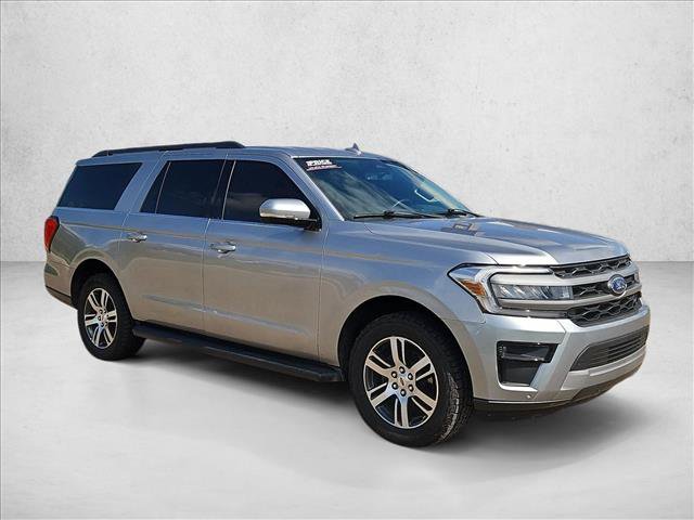Used 2024 Ford Expedition Max XLT AWD/4WD image 3