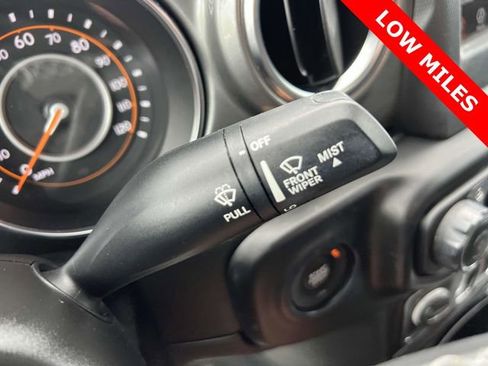 Used 2021 Jeep Gladiator Overland w/ Cold Weather Group AWD/4WD image 34
