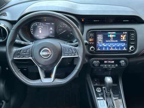 Used 2022 Nissan Kicks SR w/ Interior Electronics Package FWD image 13