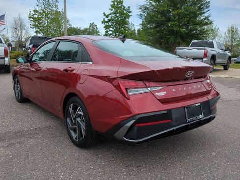 Used 2024 Hyundai Elantra Limited image 4