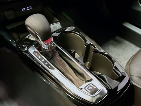 New 2026 Chevrolet Trax RS w/ Sunroof Package image 17