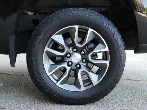 Used 2024 Chevrolet Silverado 1500 LT AWD/4WD image 37