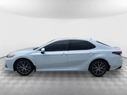 Used 2023 Toyota Camry XLE w/ Cold Weather Package AWD/4WD image 4