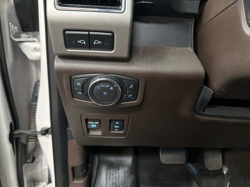 Used 2018 Ford F150 King Ranch image 36