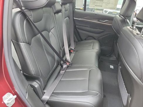 New 2025 Jeep Grand Cherokee Limited w/ Luxury Tech Group II image 18