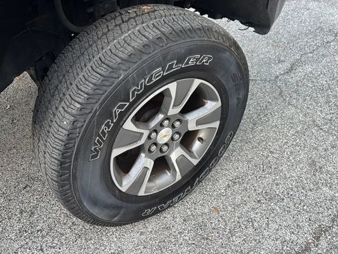 Used 2015 Chevrolet Colorado Z71 AWD/4WD image 29