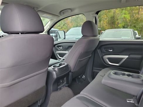 Used 2024 Nissan Titan SV w/ SV Convenience Package image 25