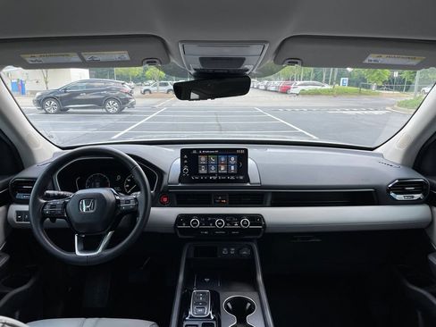 Certified 2025 Honda Pilot EX-L image 10