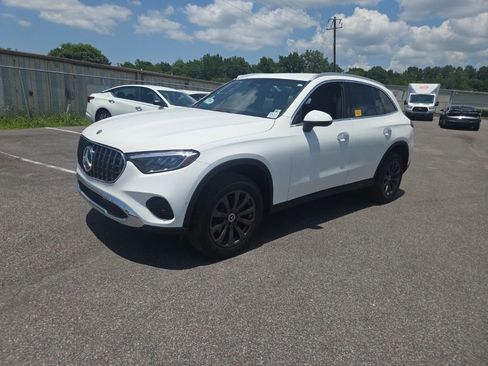 Used 2024 Mercedes-Benz GLC 300 4MATIC image 2