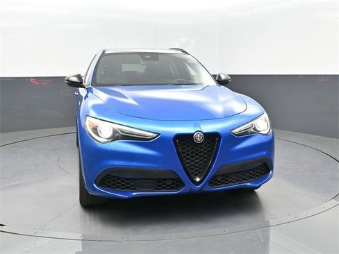 Used 2022 Alfa Romeo Stelvio Veloce image 38