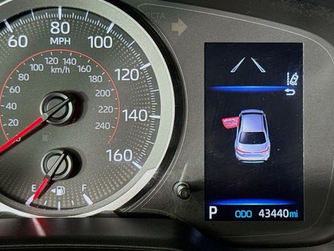 Used 2022 Toyota Corolla SE w/ SE Premium Package FWD image 14