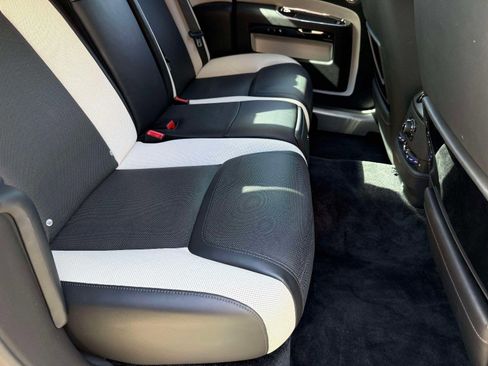 Used 2020 Rolls-Royce Ghost RWD image 33