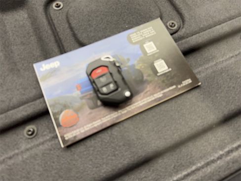 Used 2025 Jeep Gladiator Sport w/ Premium Package image 83