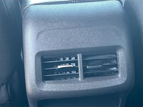 Used 2022 GMC Terrain SLE image 25