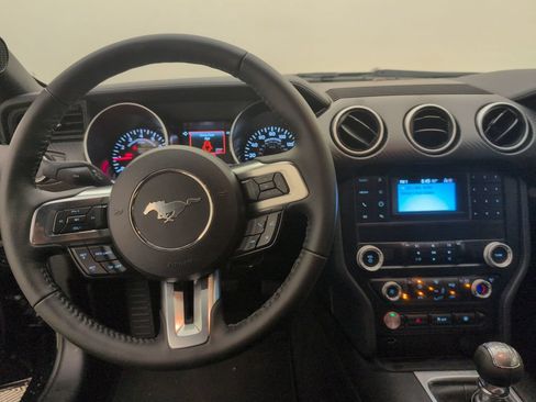 Used 2020 Ford Mustang Coupe RWD image 18