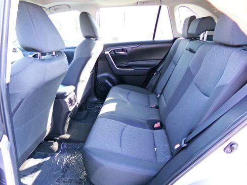 Used 2022 Toyota RAV4 XLE w/ Convenience Package FWD image 14