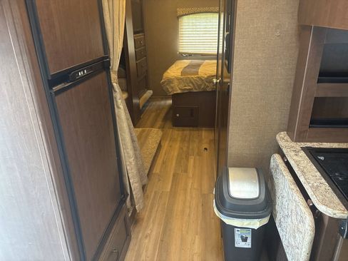 Used 2018 Ford E-450 and Econoline 450 Super Duty w/ Motorhome Prep Package RWD image 38