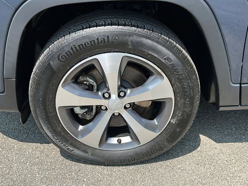 Certified 2021 Jeep Cherokee Limited image 10