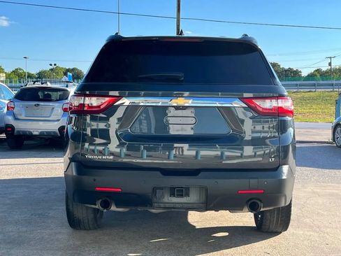 Used 2019 Chevrolet Traverse LT w/ LT Premium Package FWD image 4
