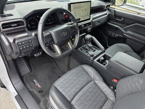 Used 2025 Toyota 4Runner TRD Sport Premium w/ Tow Technology Package image 11