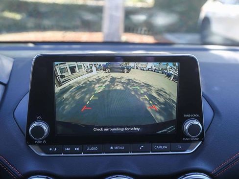 Used 2025 Nissan Sentra SR FWD image 23