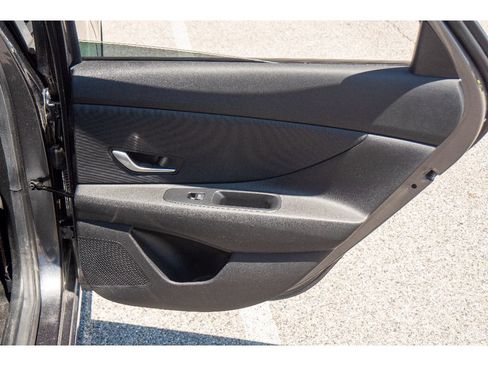 Used 2023 Hyundai Elantra SEL FWD image 20