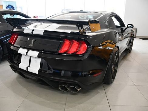 Used 2020 Ford Mustang Shelby GT500 w/ Carbon Fiber Track Pack RWD image 2