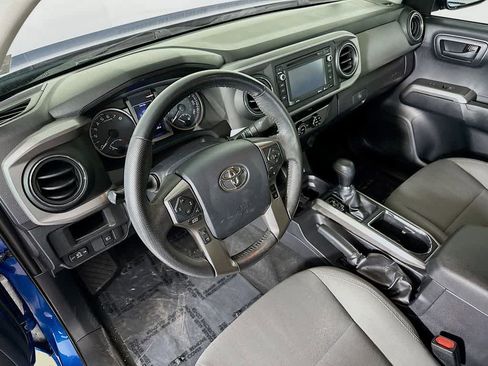 Used 2018 Toyota Tacoma SR5 image 2