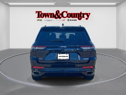 Used 2022 Jeep Grand Cherokee Overland w/ Luxury Tech Group IV image 5