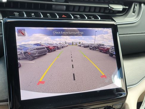 New 2025 Jeep Grand Cherokee Limited image 24