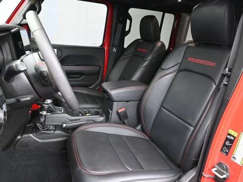 Used 2024 Jeep Wrangler Unlimited Rubicon AWD/4WD image 24