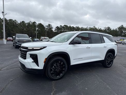New 2026 Chevrolet Traverse LT w/ Midnight/Sport Edition image 7