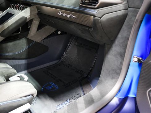 Used 2023 Lamborghini Huracan STO RWD image 59