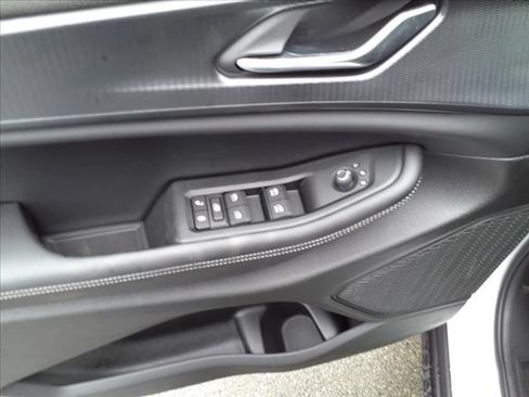 Used 2024 Jeep Grand Cherokee Laredo X w/ Luxury Tech Group I AWD/4WD image 13
