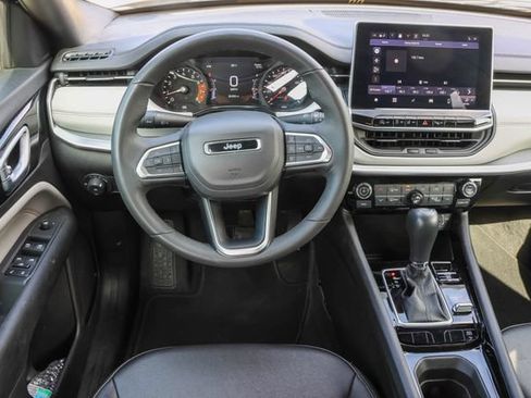 Used 2025 Jeep Compass Limited AWD/4WD image 19